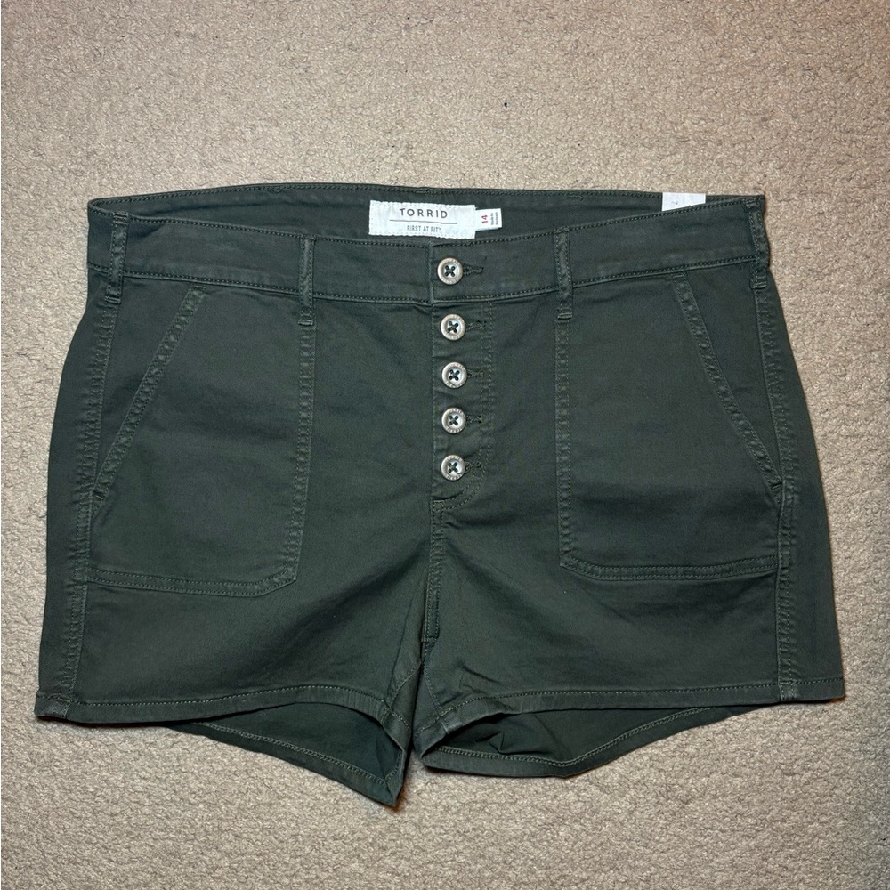 Torrid olive green 3.5inch Twill mid-rise button fly Shorts